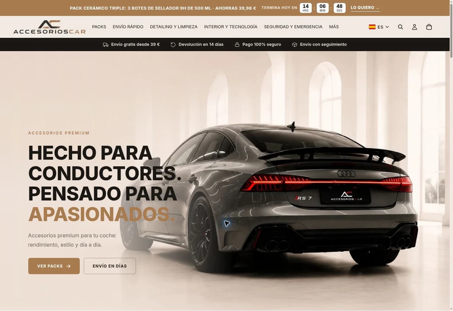 Accesorioscar homepage featuring a car and Spanish-language shopping navigation